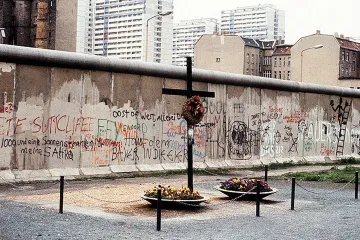 První výročí Berlínské zdi: Uprchlík umíral hodinu v „zóně smrti“