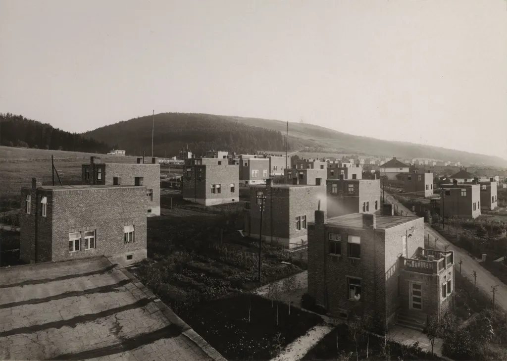 Fotografie není datována. Pohled na čtvrť Ovčírna ve Zlíně