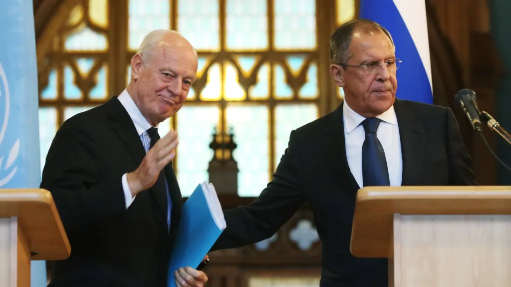 Sergej Lavrov a zvláštní zmocněnec OSN Staffan de Mistura