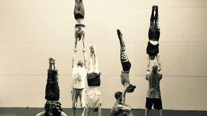 Kolaps (Losers Cirque Company)