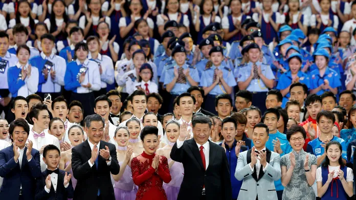 Prezident Si Ťin-pching při návštěvě Hongkongu navštívil i divadelní představení