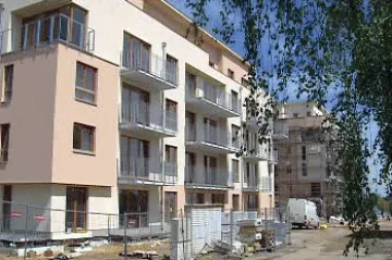Finanční krize snížila zájem o byty a domy, developerům přesto také pomáhá