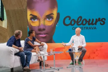 Debaty, hudba i kultura živě