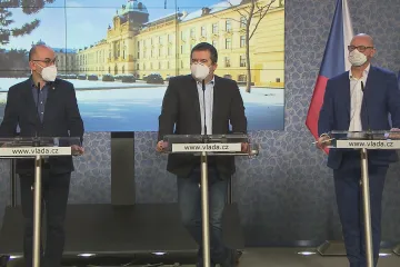 Vláda schválila návrh pandemického zákona. Havlíček navrhne otevření obchodů