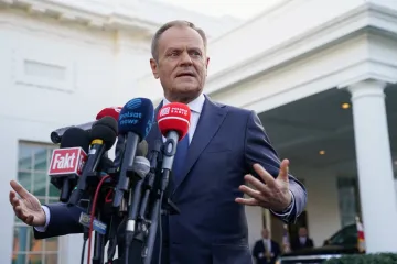 Duda a Tusk jednali s Bidenem. Americká vláda přislíbila Polsku prodej zbraní