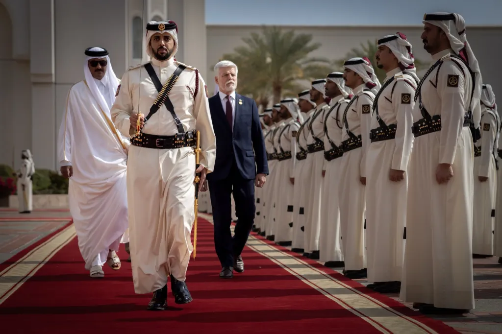 Po návštěvě Izraele zamířil prezident Petr Pavel do Kataru, kde jednal například s emírem Tamímem bin Hamad al-Tháním. Rovněž se při příležitosti návštěvy setkal s krajany na Velvyslanectví České republiky