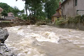 Údolí v Malých Karpatech zničila blesková povodeň