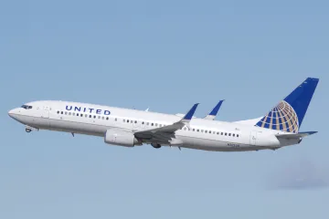 Další problém boeingu. Stroj 737-800 přistál v Oregonu bez části vnějšího pláště