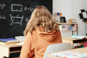 Sněmovna znovu schválila slovní hodnocení žáků