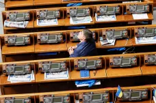 Ukrajinský parlament odhlasoval zrušení imunity poslanců. Přijdou o ni od příštího roku