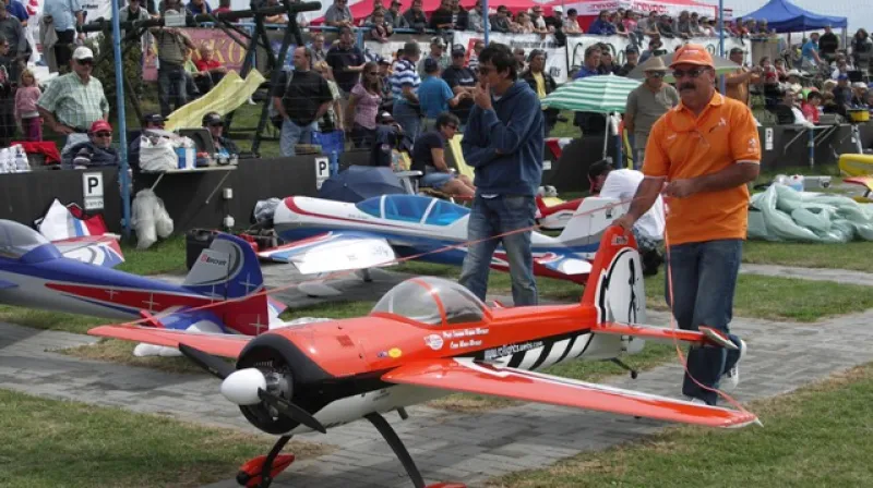 Z modelářského letiště v Hlubokých Mašůvkách