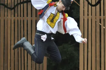 Strážnicí prošel krojovaný průvod, porota zvolila nejlepšího tanečníka verbuňku