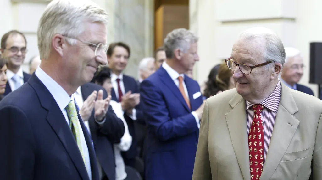Belgický král Phillipe se svým otcem Albertem II.