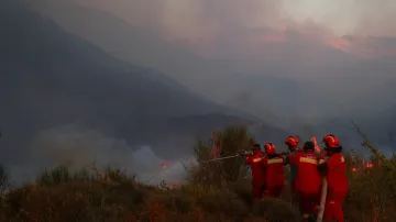 Požár nedaleko města Delvina v Albánii
