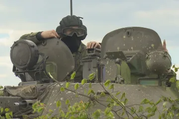 Vláda schválila nákup 246 bojových vozidel pěchoty CV90. S Německem projedná tanky Leopard