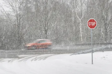 Zima to znovu zkouší, v Beskydech napadne v úterý až čtvrt metru sněhu