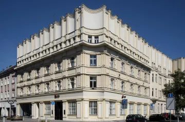Střecha nad hlavou je stejně třeba jako hlava nad střechou, ukazuje architektura od secese k dnešku