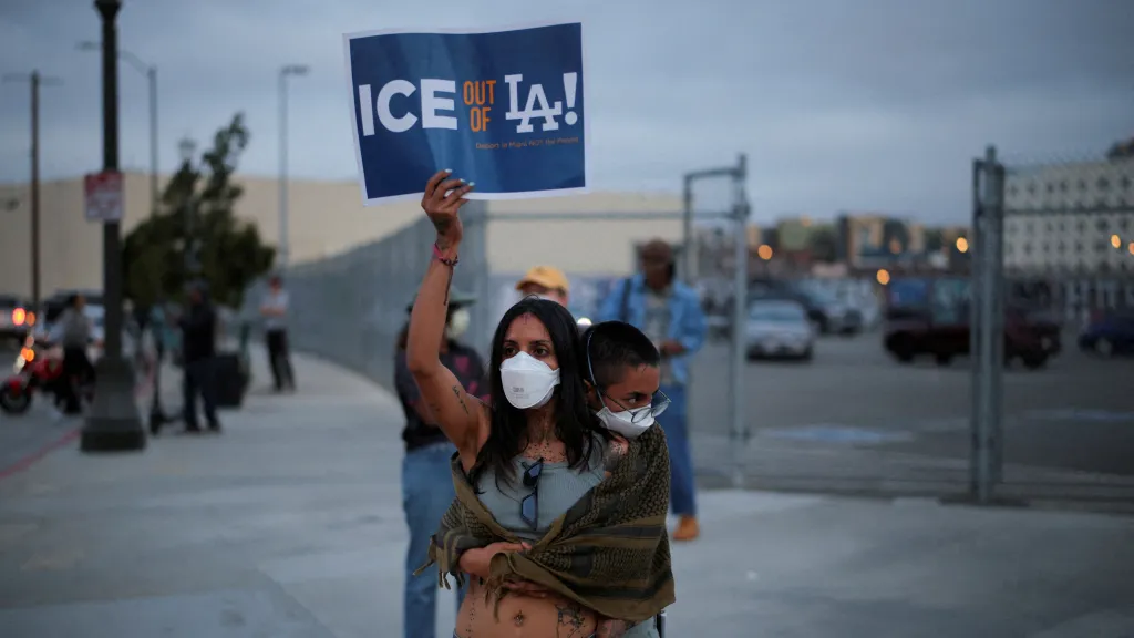 Protest v Los Angeles proti raziím imigrační a celní správy