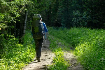 Mobilní technologie turistů komplikují práci strážcům národních parků