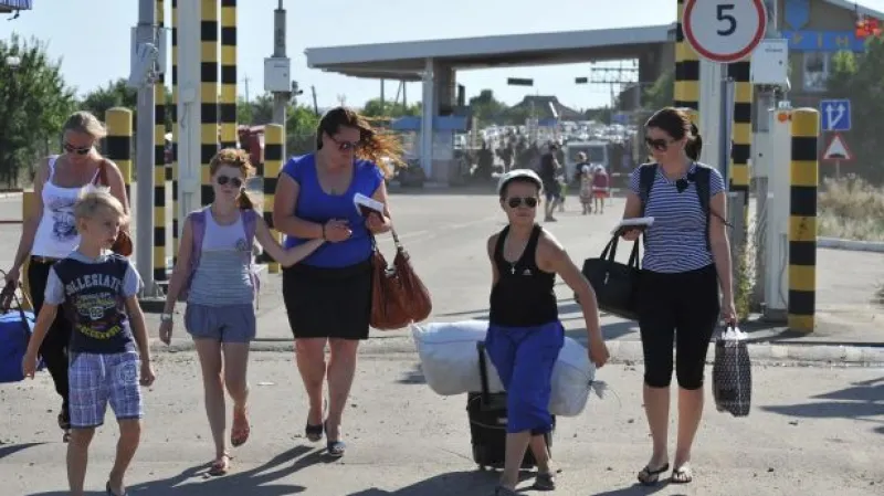 Ukrajinský prezident zváží humanitární misi na východ země