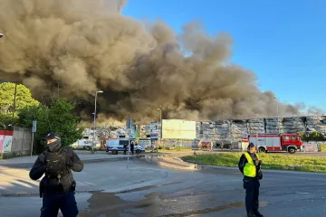 Za loňským požárem nákupního centra ve Varšavě stálo Rusko, tvrdí Tusk