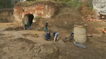 Archeologové zkoumali pozemek v okolí nově stavěného kostela