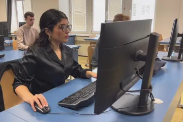 Mladé romské ženy brzdí na cestě ke vzdělání stereotypy i nedostatek financí