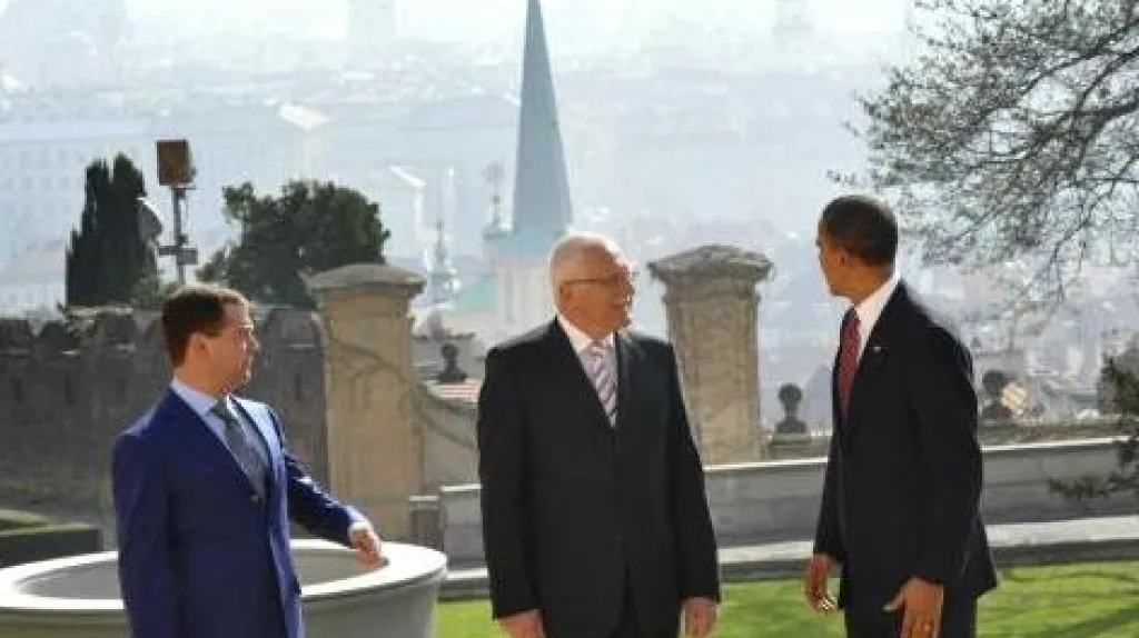 Setkání Klause s Obamou a Medvěděvem