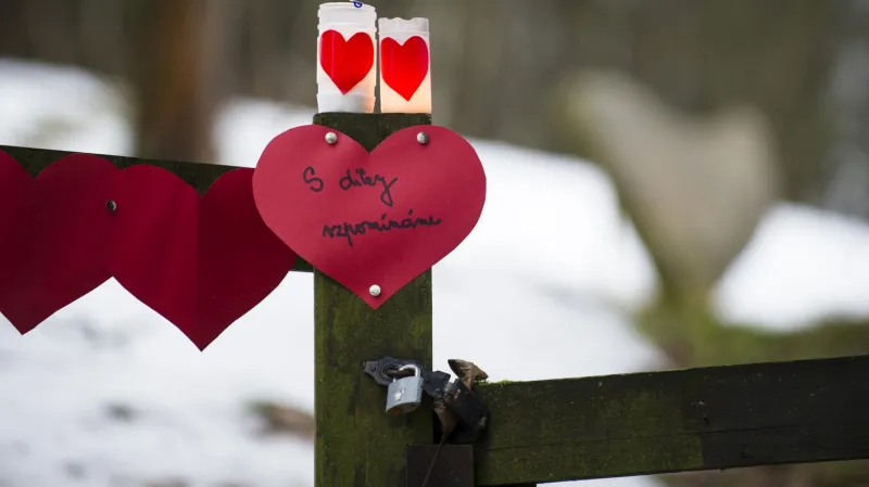 Zapálené svíčky na Hrádečku