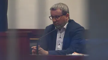 Roman Kafka u Okresního soudu v Ostravě na snímku z 10. dubna 2025