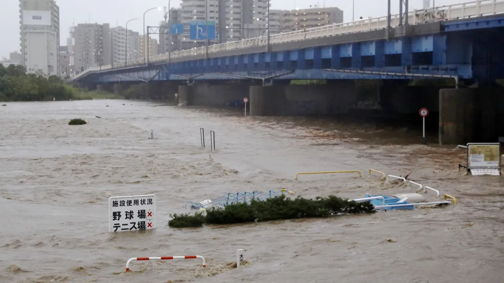 Zaplavená část Tokia před příchodem tajfunu Hagibis