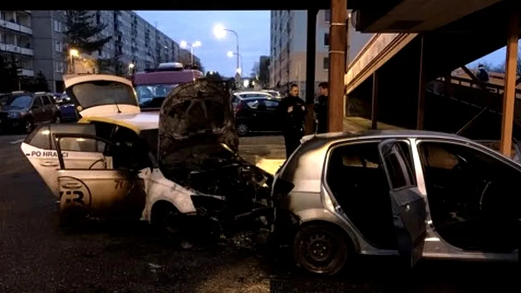 Zničené taxíky v Hradci Králové