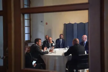 Arménie a Ázerbájdžán souhlasí, aby EU na jejich hranici vyslala civilní misi. Pašinjan a Alijev jednali v Praze