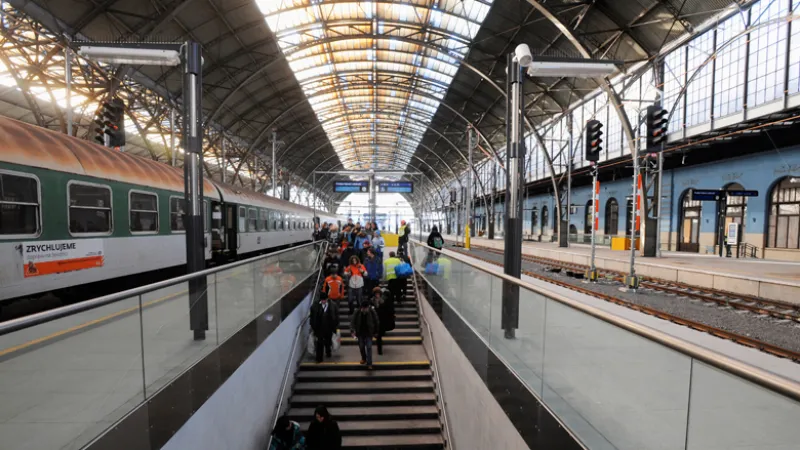 Nástupiště pražského hlavního nádraží prošlo rekonstrukcí.