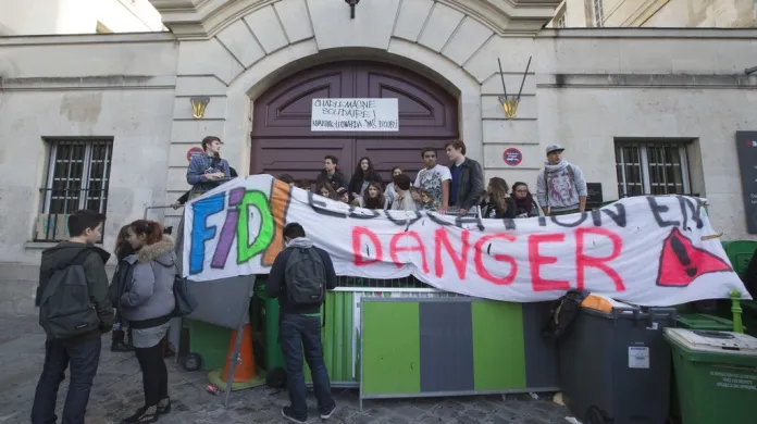 Protest proti francouzské imigrační politice