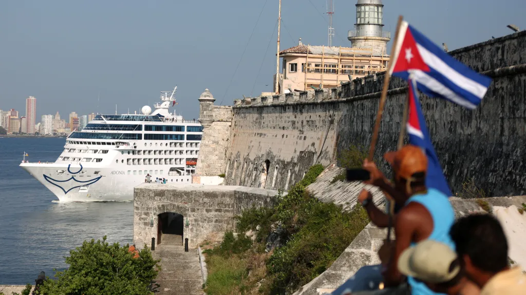 Kubánci vyhlížejí Adonii