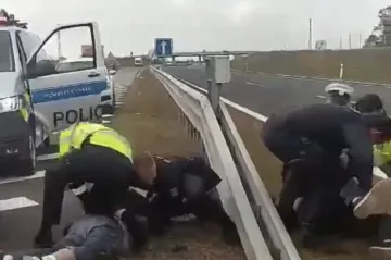Policie na dálnici na pokyn žalobce zajistila Pavla Zítka