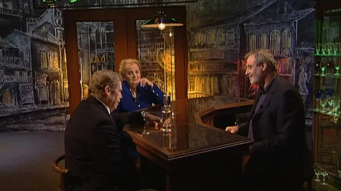 Madeleine Albrightová a Václav Havel v pořadu Krásný ztráty (2003)