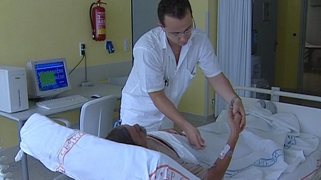 Lůžko akutní péče