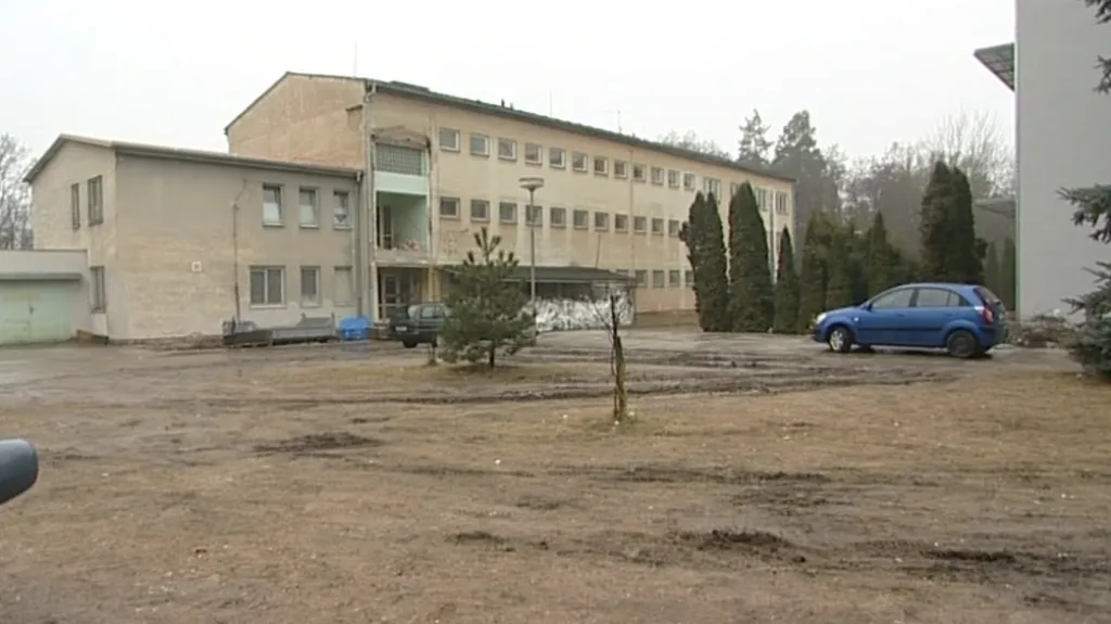 Areál učiliště léta chátral
