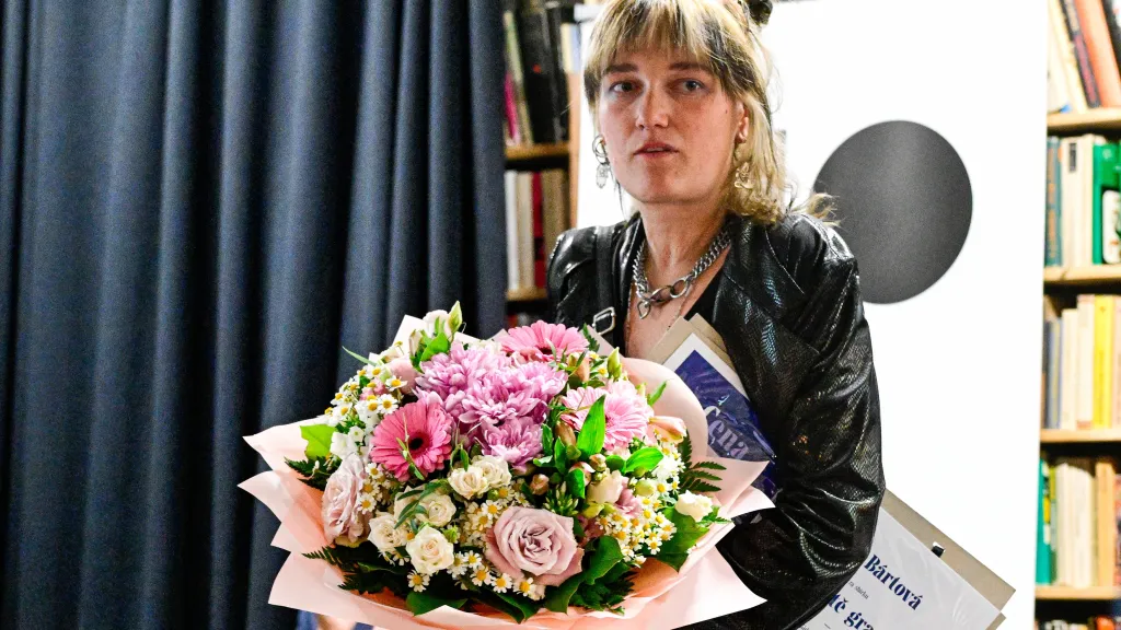 Nela Bártová s Cenou Jiřího Ortena