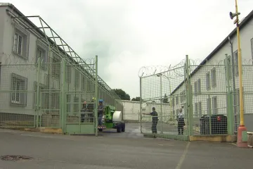 Policie navrhla obžalovat dva bělušické vězně ze vzpoury, hrozí jim navíc až deset let
