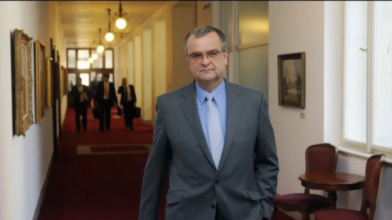 Komentář Miroslava Kalouska a Josefa Novotného