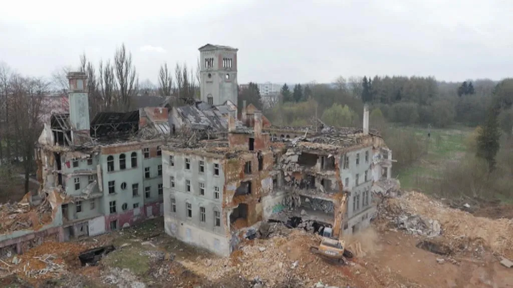 Demolice bývalého kláštera Milosrdných sester