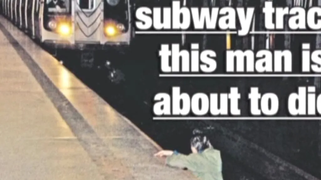 Noviny otiskly fotku muže, na kterého se řítilo metro