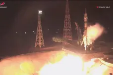 K ISS míří záchranná mise. Rusko vyslalo do vesmíru náhradu za loď poškozenou meteoritem