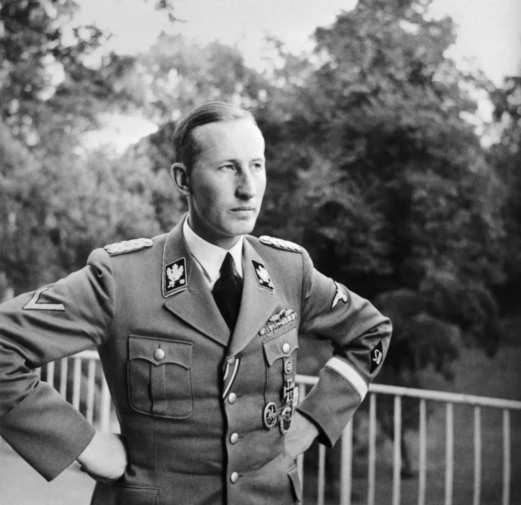 Nacistický plán genocidy odstartovala Konference ve Wannsee, která se konala 20. ledna 1942. Jediným bodem tohoto setkání byl společný postup při likvidaci Židů v Evropě, tedy konečném řešení židovské otázky. Jednání předsedal z pověření Adolfa Hitlera Reinhard Heydrich
