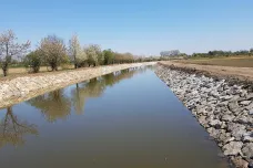 Povodí Moravy dokončilo opravu Baťova kanálu u Veselí nad Moravou a začalo s napouštěním úseku 