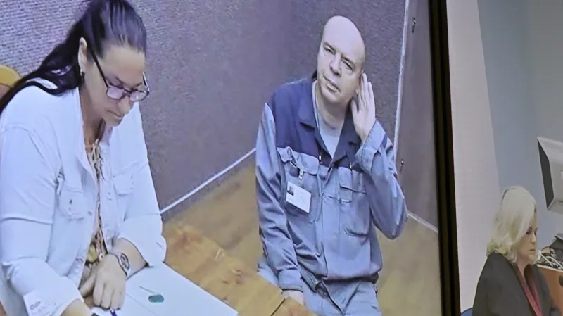 Zdeněk Navrátil (dříve Vocásek) při videokonferenčním jednání Okresního soudu v Mostě (19. 9. 2025)