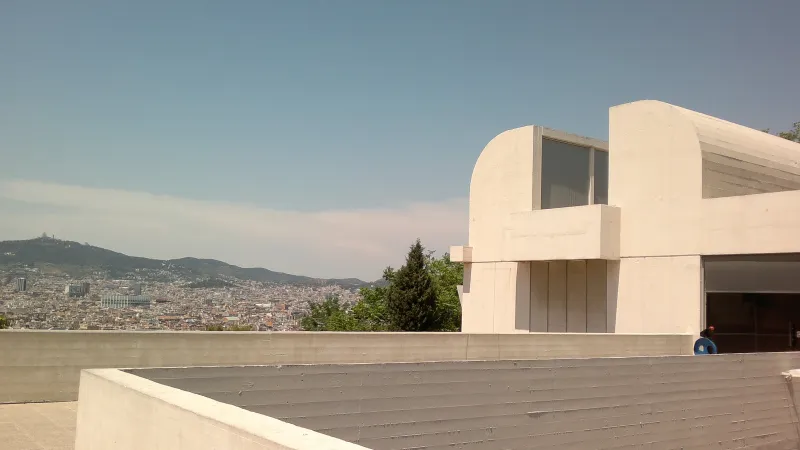 Barcelona z terasy Nadace Joana Miróa